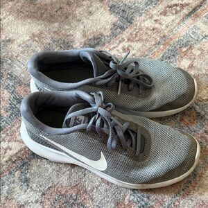 Women’s Nike sneakers